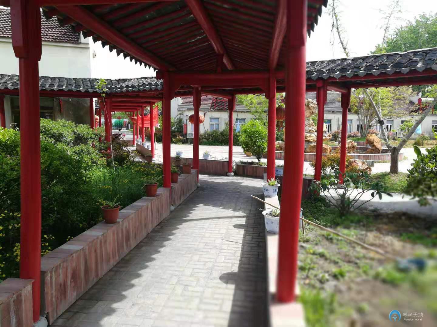 南京市六合區霞漫天老年公寓
